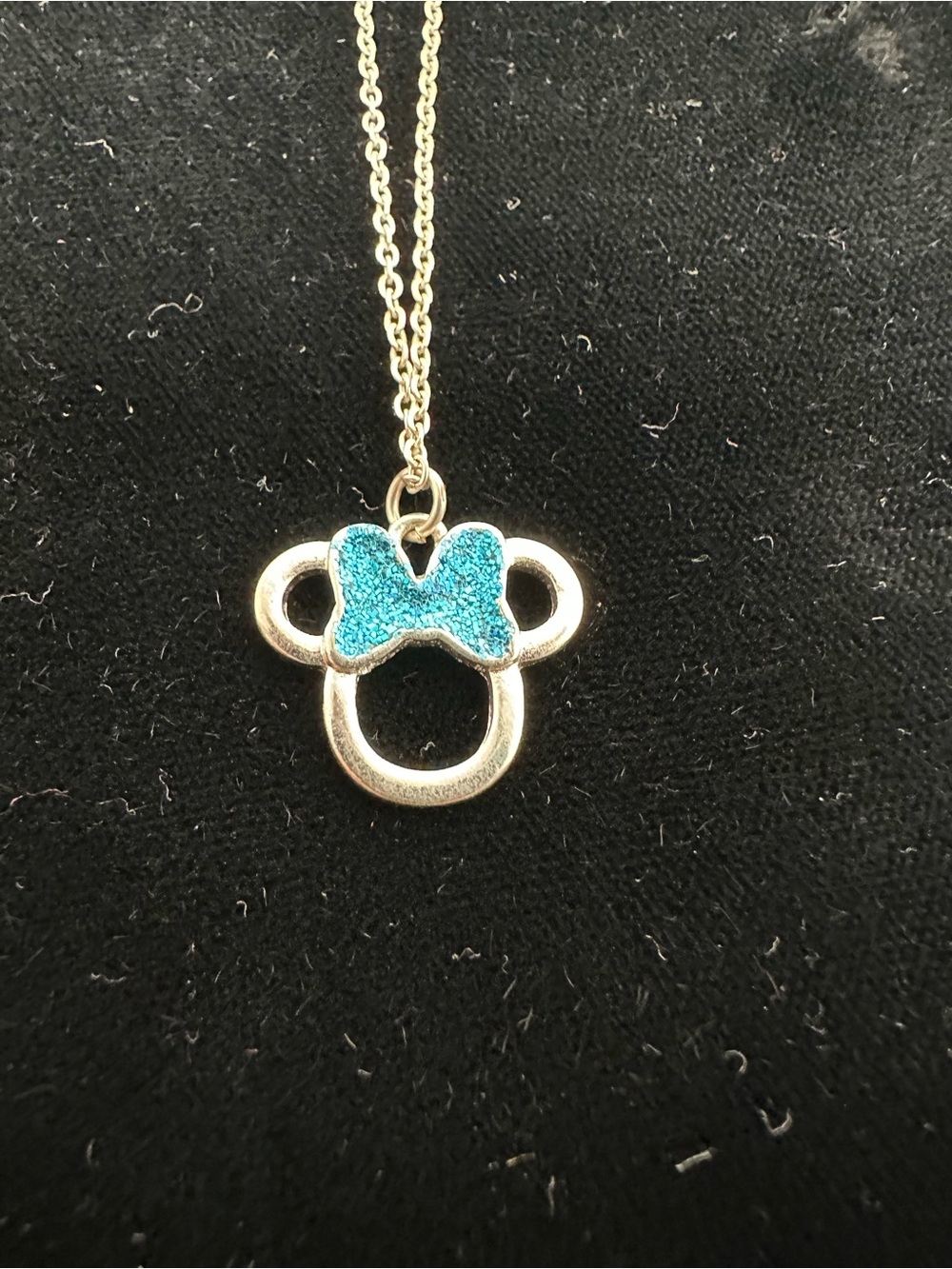 Disney Minnie Mouse Silver Tone Blue Enamel Bow Necklace - Picture 2 of 6